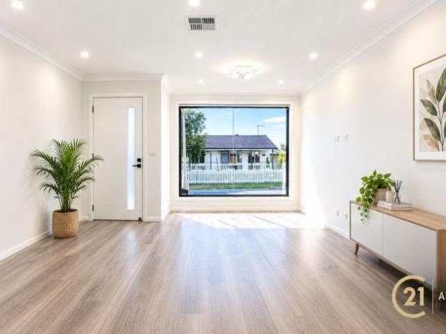 House 4 Bedroom For Rent Airds, NSW ES105471531