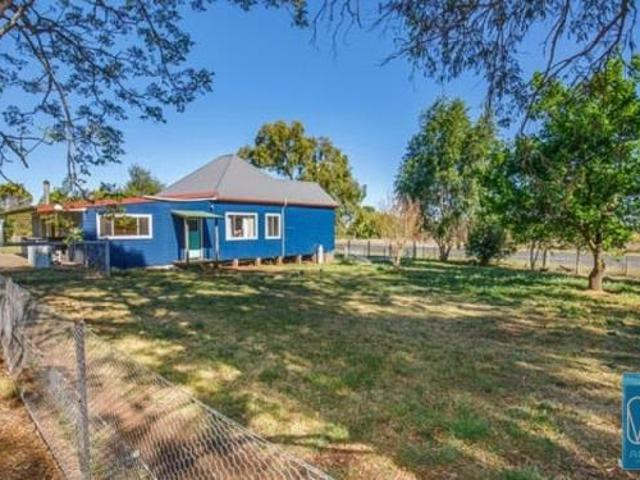 House 4 Bedroom For Rent ARMIDALE NSW 650000 ES81043504