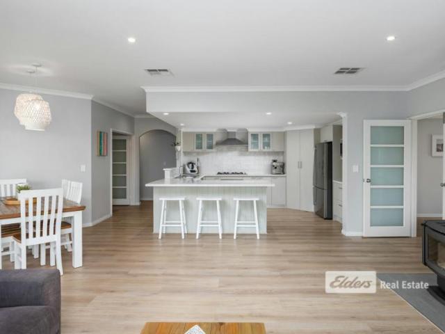 House 4 Bedroom For Rent Australind WA ES105952500