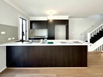 House 4 Bedroom For Rent Box Hill NSW ELS102472637