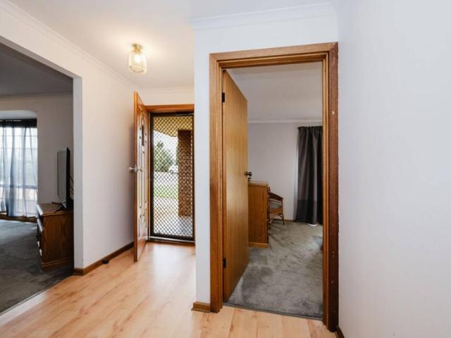House 4 Bedroom For Rent Balaklava SA 690000 ES101909268