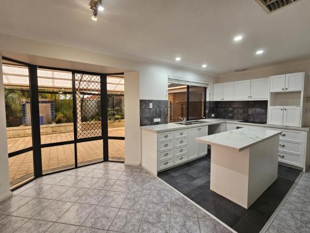 House 4 Bedroom For Rent BEELIAR WA ES104948381
