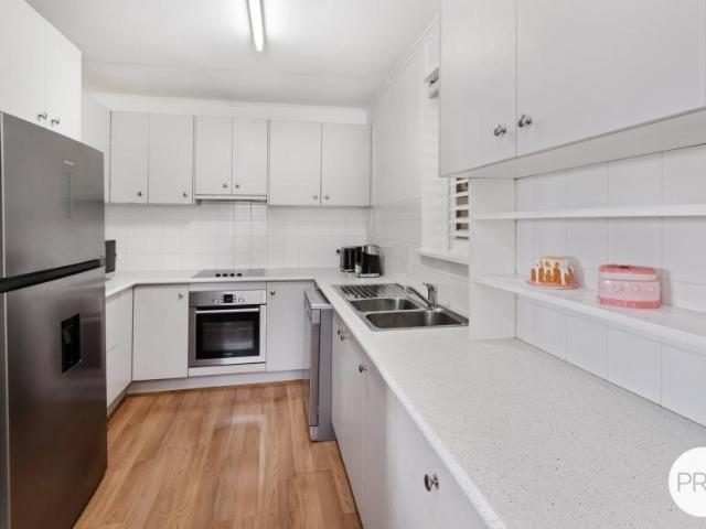 House 4 Bedroom For Rent BERKELEY NSW ES105944135