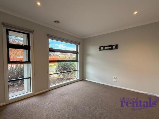 House 4 Bedroom For Rent Berwick VIC 660 ELS103155045