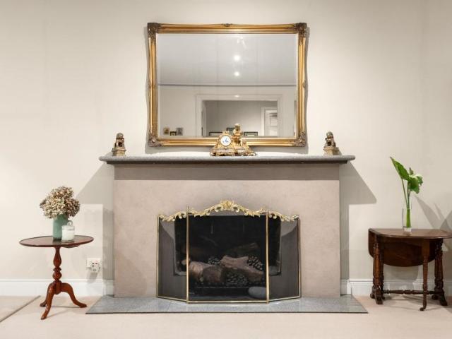 House 4 Bedroom For Rent Blackburn VIC ES104917568