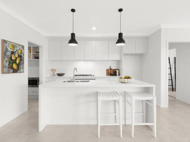 House 4 Bedroom For Rent BRIDGEMAN DOWNS QLD 1104100 ES78399741