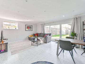 House 4 Bedroom For Rent Bromley Bromley 5178 ES99387126
