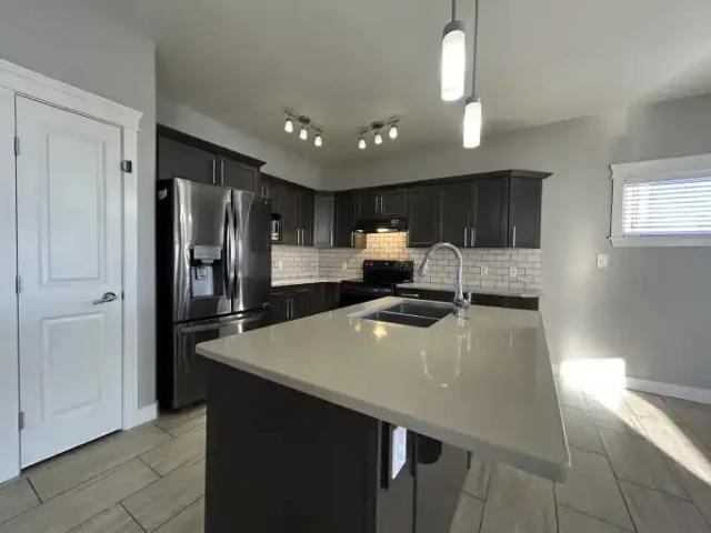 House 4 Bedroom For Rent Grande Prairie AB 2995 ES103739668