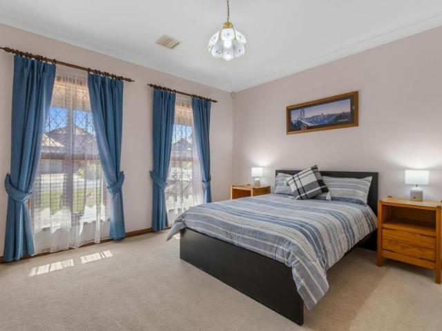 House 4 Bedroom For Rent Greenwith SA ES105932641