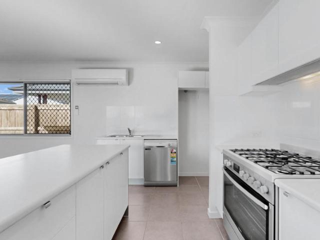 House 4 Bedroom For Rent Griffin QLD 720 ES103576921
