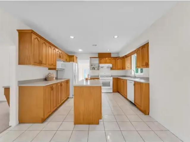 House 4 Bedroom For Rent Delta BC 3800 ES105394978