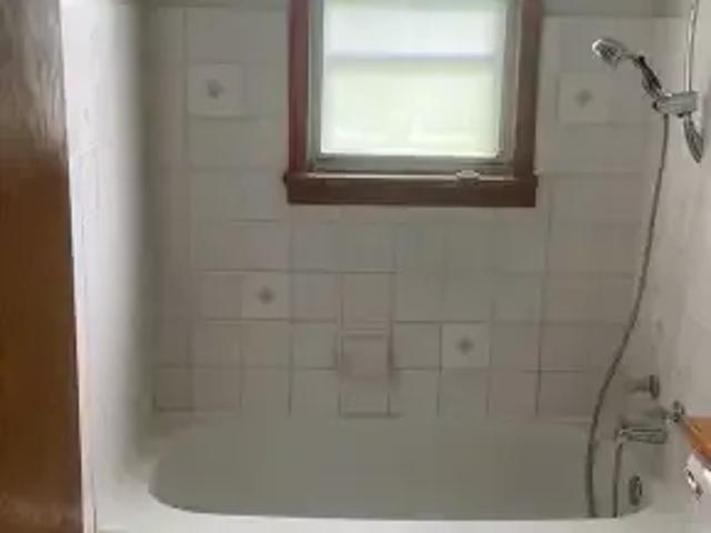 House 4 Bedroom For Rent Edmonton AB 1950 ES105087903