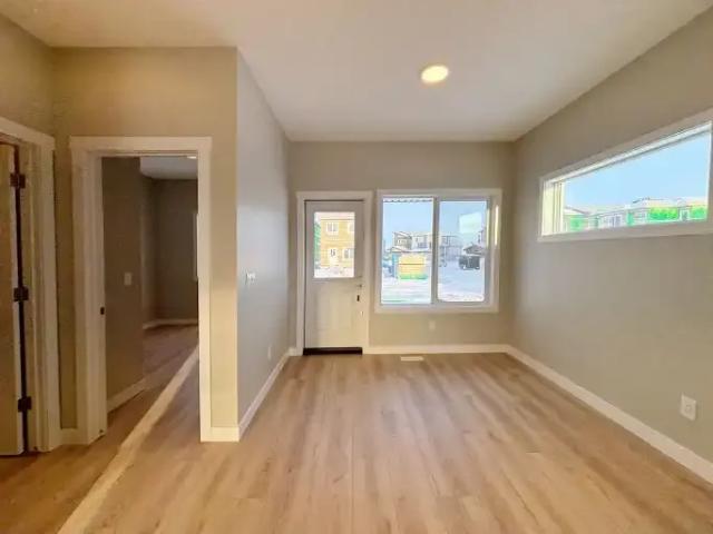 House 4 Bedroom For Rent Edmonton AB 2099 ES105580480