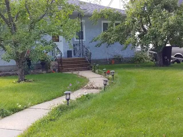 House 4 Bedroom For Rent Edmonton AB 2099 ES105505518