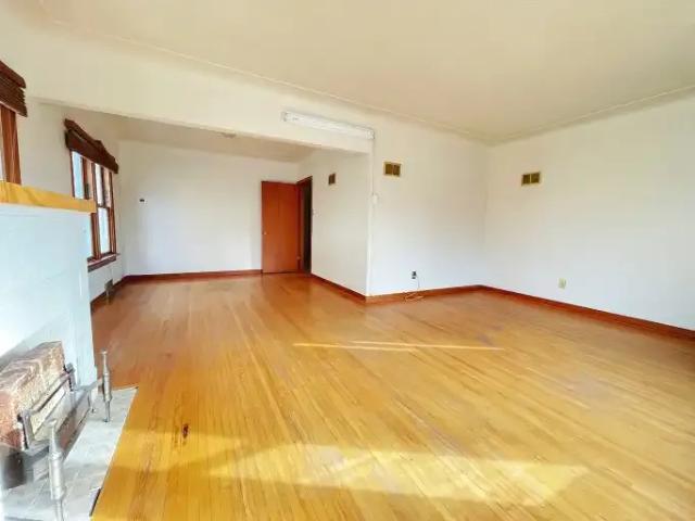 House 4 Bedroom For Rent Edmonton AB 2000 ES105327043