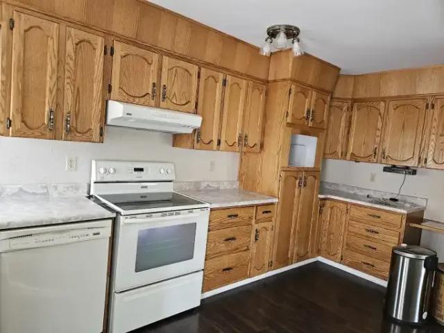 House 4 Bedroom For Rent Edmonton AB 2250 ES105087708