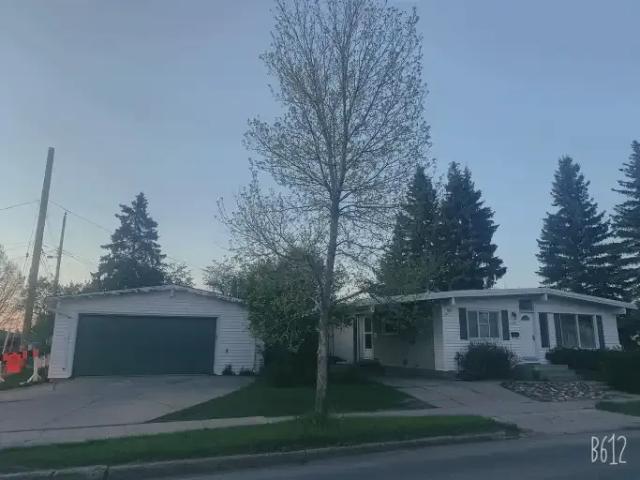 House 4 Bedroom For Rent Edmonton AB 2400 ES105004572