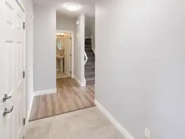 House 4 Bedroom For Rent Edmonton AB 2950 ES105100598