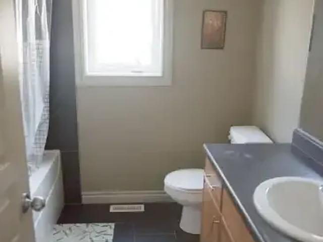 House 4 Bedroom For Rent Edmonton AB 3695 ES102306623