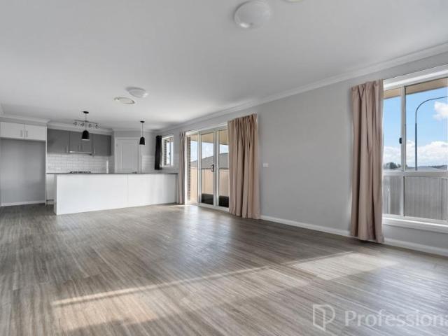 House 4 Bedroom For Rent Kelso NSW ES105970761