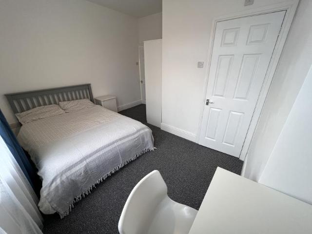 House 4 Bedroom For Rent Kings Norton West Midlands 2323 ELS99147912