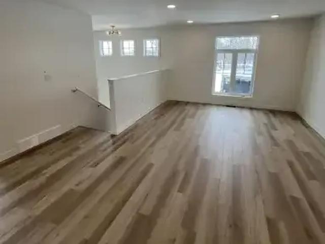 House 4 Bedroom For Rent Kleefeld MB 1890 ES105185991