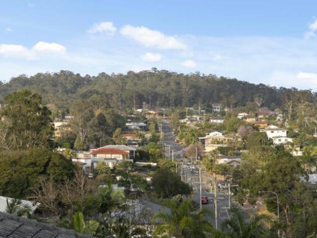 House 4 Bedroom For Rent Holland Park QLD ES105951325