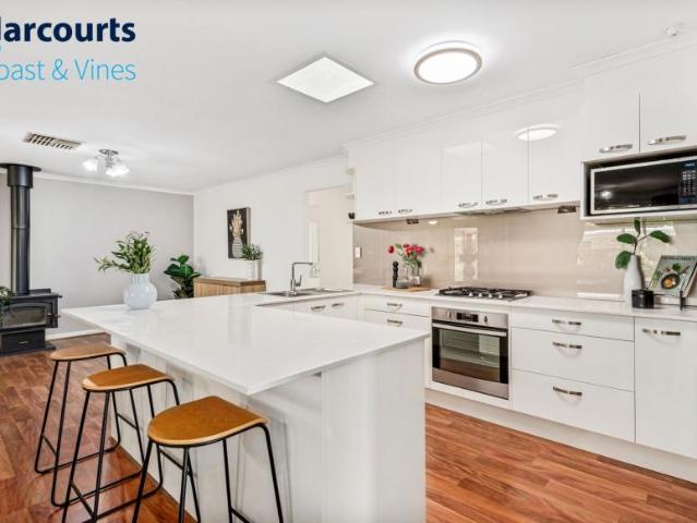 House 4 Bedroom For Rent Hallett Cove SA ES106003432