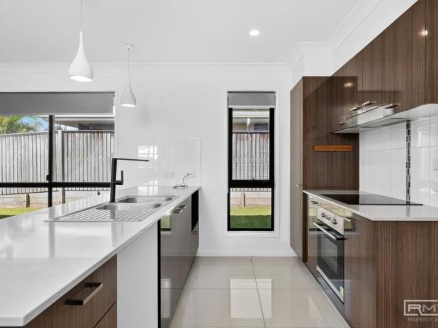 House 4 Bedroom For Rent Hidden Valley QLD ES103403230