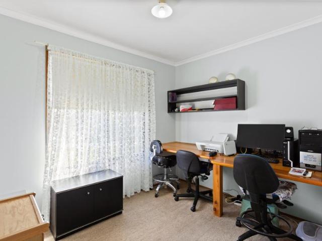 House 4 Bedroom For Rent INVERLOCH VIC ES104953365