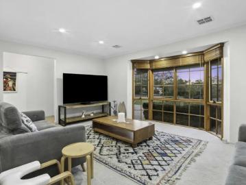 House 4 Bedroom For Rent Jerrabomberra NSW ELS102312203