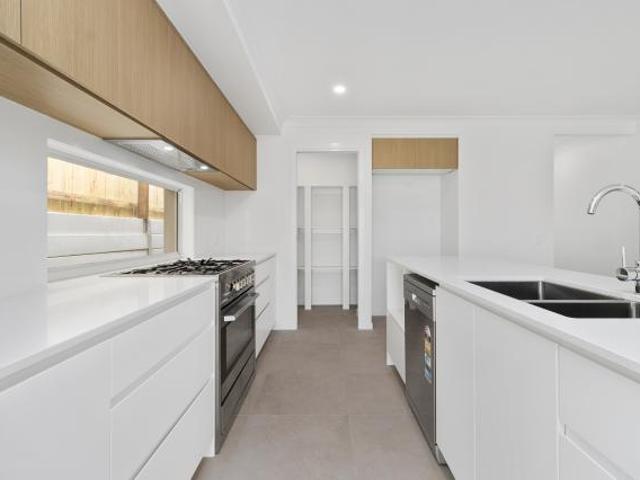 House 4 Bedroom For Rent ORMEAU HILLS QLD 1142272 ES84467896