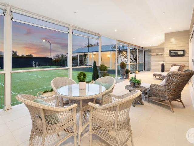 House 4 Bedroom For Rent LAKE WENDOUREE VIC ES105944672