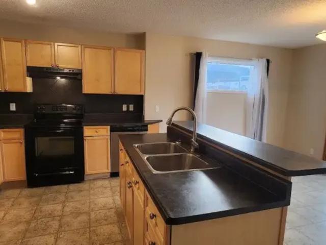 House 4 Bedroom For Rent Leduc AB 2795 ES105653756