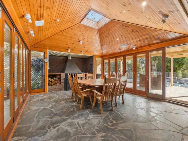 House 4 Bedroom For Rent MOUNT HELEN VIC 1250000 ES105945076