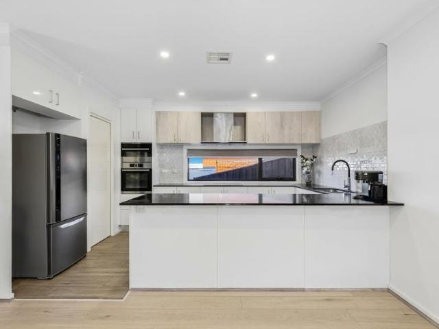 House 4 Bedroom For Rent Moncrieff ACT ES106168694