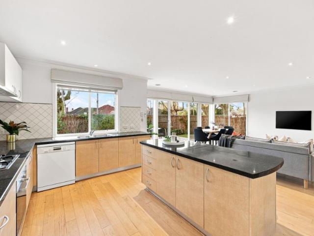 House 4 Bedroom For Rent Mont Albert VIC ES105825882