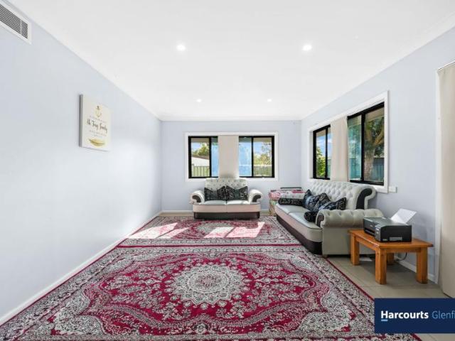 House 4 Bedroom For Rent Macquarie Fields NSW ES106015980