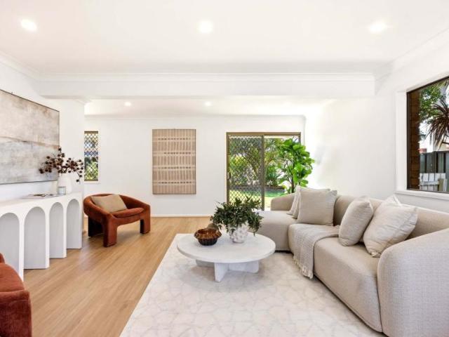 House 4 Bedroom For Rent Manly West QLD ES105010886