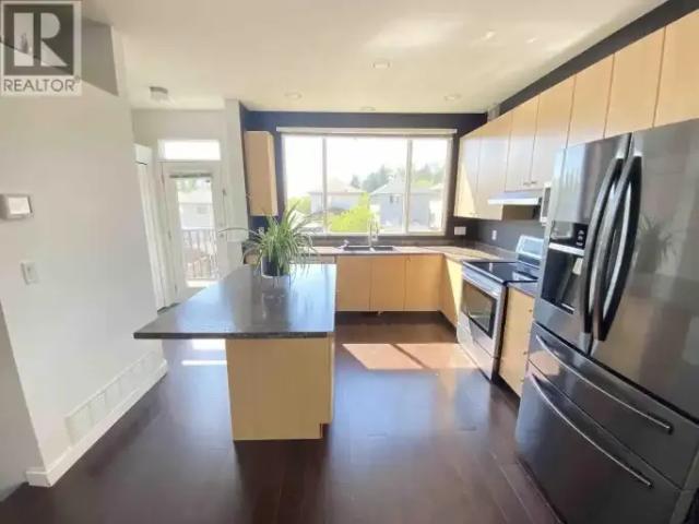 House 4 Bedroom For Rent Maple Ridge BC 3950 ES103243664