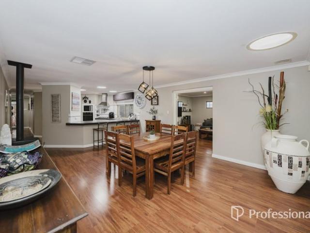 House 4 Bedroom For Rent Marangaroo WA ES105995652