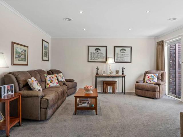 House 4 Bedroom For Rent Miners Rest VIC 550 ES102472437
