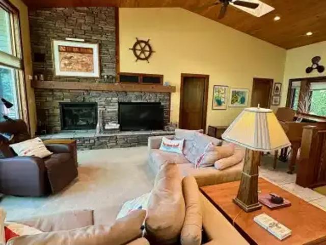 House 4 Bedroom For Rent Norglenwold AB 3100 ES103395638