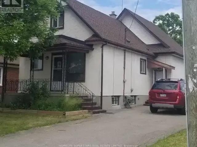House 4 Bedroom For Rent Niagara Falls ON 2350 ES97907523