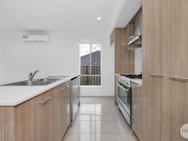 House 4 Bedroom For Rent SMYTHES CREEK VIC 465 ES105971526