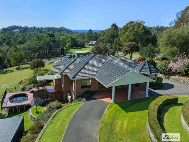 House 4 Bedroom For Rent Somerset TAS ES105932702