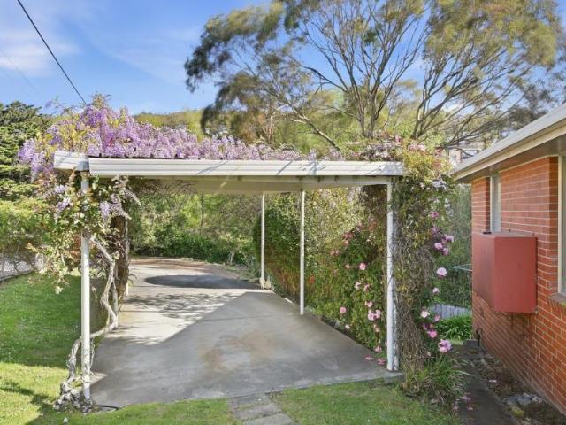 House 4 Bedroom For Rent Sandy Bay TAS ES106002828