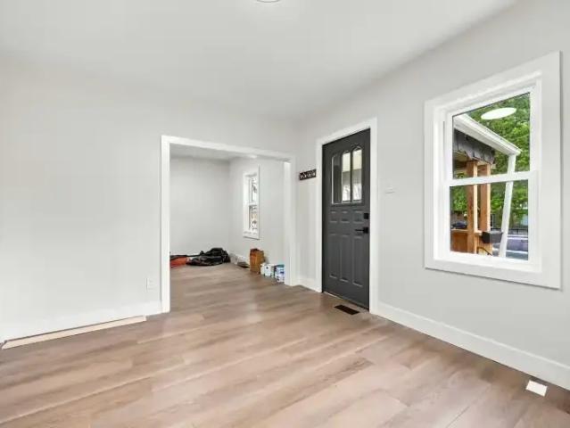 House 4 Bedroom For Rent Sarnia ON 1900 ES105703940