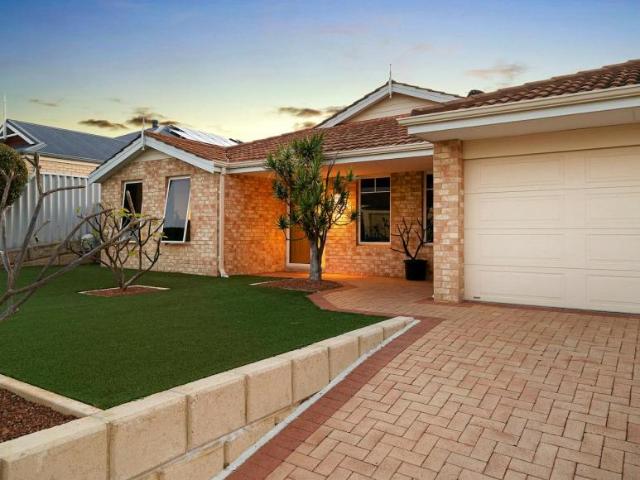 House 4 Bedroom For Rent Secret Harbour WA ES105932358