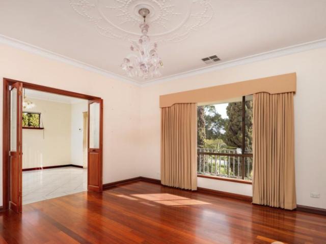 House 4 Bedroom For Rent Spearwood WA 950 ES106064507